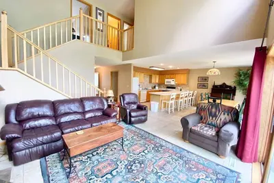 Image de Izaty's Lakeside Townhouses # 413 sur le lac Mille Lacs au Izatys Resort