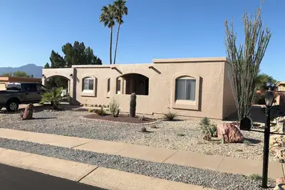 Image de Relaxant et confortable 1300 sq. Ft. Tout équipée Green Valley Accueil avec Vue