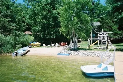 Image de Maple Woods Cottage sur le magnifique lac Basse
