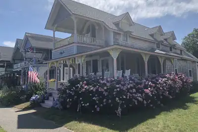 Image de Gingerbread Cottage Avec incroyable Oak Bluffs Harbor View