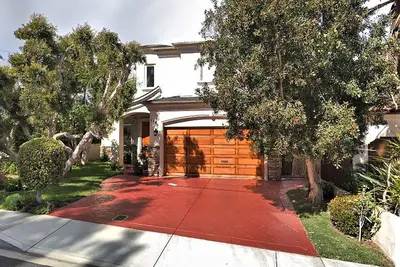Image de À distance de marche du centre-ville de Manhattan Beach, du soleil et du surf!