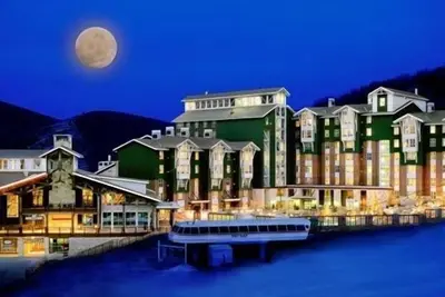 Image de Semaine du Nouvel An (28 déc. -4 janv. ) - Ski in \/ Out Marriott Mountainside Villa