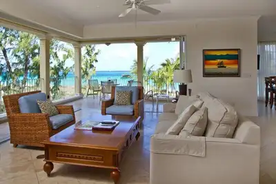 Image de Villa 201 3 chambres, 3 salles de bain Ocean Front, 2ème étage (6-7 personnes)