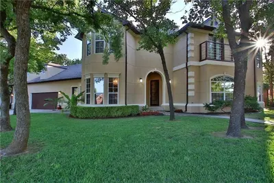 Image de Maison spacieuse près de la I-35 à Edmond