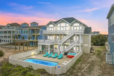 Image de Luxueux équipements en bord de mer - Avon avec ascenseur, piscine, bar Tiki, hot tub, salle de jeux