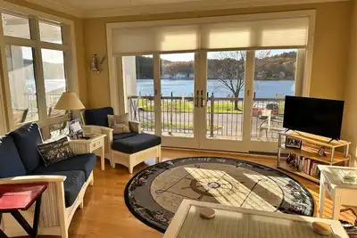Image de Fabulous Deux-Bedroom Condo In The Heart Of Downtown Pentwater, Michigan