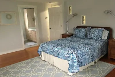 Image de Sunny deuxième étage 1bd, appartement 2bt