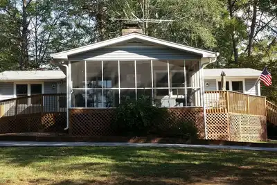 Image de Confortable Hartwell Lake Home At Green Pond Landing