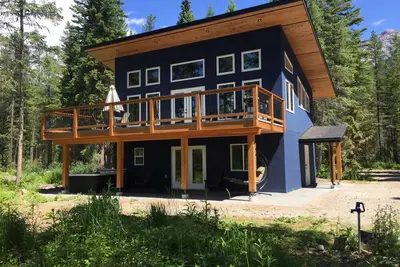 Image de Cabane de montagne de chèvre dans la belle vallée de Blaeberry