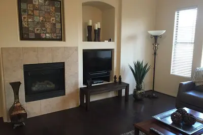 Image de Luxe calme dans le nord de Scottsdale, garage attenant pour animaux de compagnie, ultra-pratique