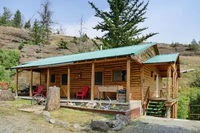 Image de Cabine à 10 miles à l'extérieur du parc national de Yellowstone, vues magnifiques, zone de feu de camp