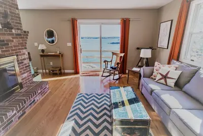 Image de Vous apprécierez la vue stupéfiante en relaxante sur la terrasse du East Ledge.