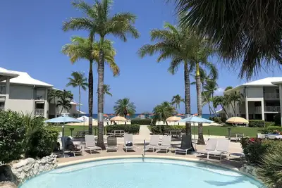 Image de Vue sur la mer / la piscine ------ \"The Best\" see Guest Comments