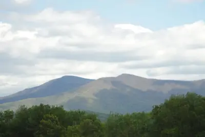 Image de Belle, récemment rénové, avec la Grande-Ferme Mountain Views