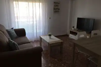 Image de Confortable appartement de quatre chambres près de la plage