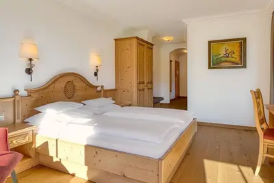 Image de Studio familial \"Kristall\" avec baie vitrée - Hotel Kristall
