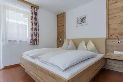 Image de Appartement d'hôtel (3-4) avec chambre séparée - Theresa, *** Hotel- Pension
