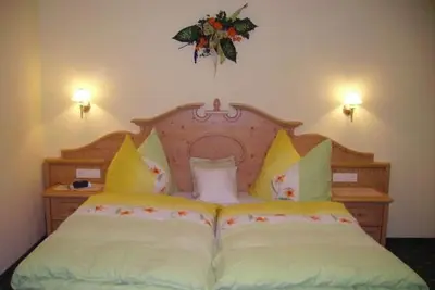 Chambre partagée, douche, toilette - Sunnhäusl, bed and breakfast