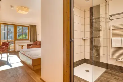 Image de Studio Familial \"Kristall\" Douche, Wc court - Hotel Kristall