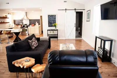 Image de The Maple Haus -Tout ce que vous cherchez!