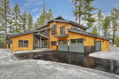 Image de Nouvelle maison de luxe - Suites avec lit King Size + Bunkroom + Spa