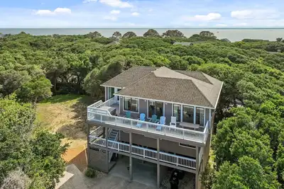 Image de 5 chambres pour 12 personnes dans un magnifique canard
