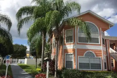 Image de À partir de 500 $. 00 par semaine, 5 miles à Disney et 5 G Wifi! ! !