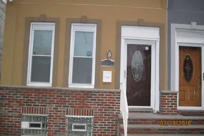 Image de Moderne, récemment mis à jour! Meilleur en ville, abordable! 4 Smart Tv!