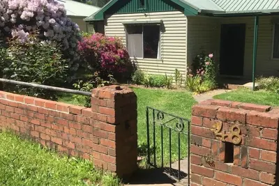 Image de Famille et animaux acceptés - une vraie maison loin de chez eux