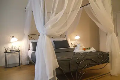 Image de Suite lumineuse et gracieuse au coeur de Pietrasanta