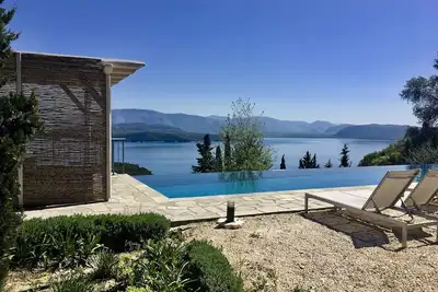Image de Superbe villa et emplacement!