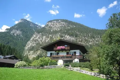 Image de Appartement 1er / 2 chambres / douche, Wc - Else Weissbacher, Appartements