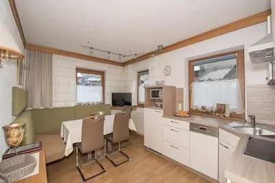Image de App. Reisrach, avec 2 chambres / douche, Wc, 2-5 personnes - Weinschreiber, Apart & Pension ***