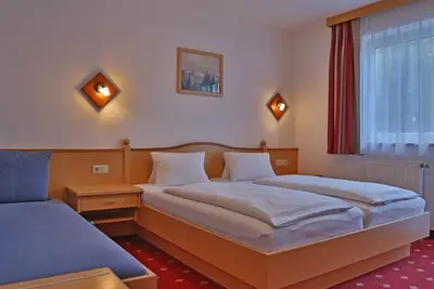 Chambre double avec douche, Wc - trombone, pension