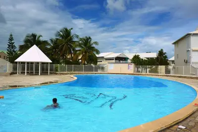 Image de T3 standing direct marina Saint- François vue port de plaisance