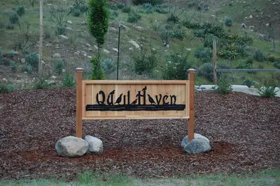 Image de \"Quail Haven\" The Serene Hillside Getaway