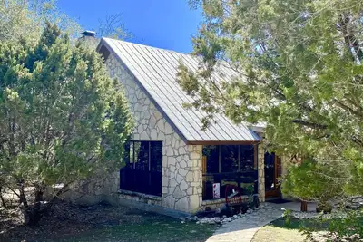 Image de Picture Un bijou parfait dans une cabine, au bout du chemin, dans un isolement merveilleux et merveilleux!