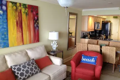 Image de 2br / 2ba Beach Front - unité de fin w / superbes vues!