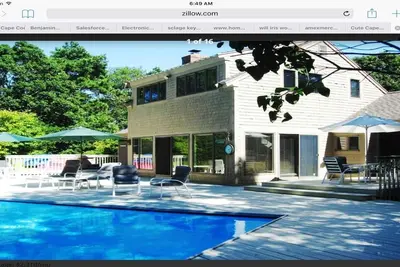 Image de Oasis récemment rénovée avec piscine privée / spa à 800 mètres du Popponesett Inn.