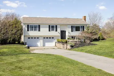 Image de Great Beach Location W / Huge Yard for Family Getaways