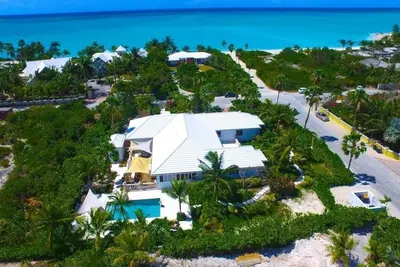 Image de 10 étapes pour Grace Bay Beach! ! 5br, piscine privée, pourquoi marcher jusqu'à la plage?