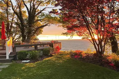 Image de Profitez d'un paradis de détente à ce Lakefront Home in North East Pa
