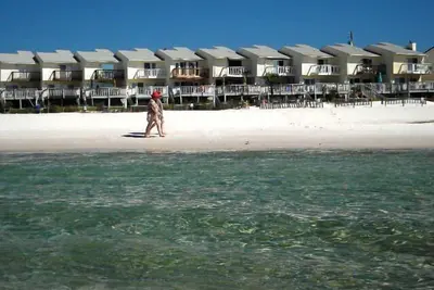 Image de Élégant / Animaux / Villa Front de Mer / Real Deal / Essayez Moi