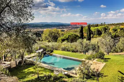 Image de Fabuleuse Villa 4bd Avec Magnifique Piscine Et Vues, À Minutes Du Centre-Ville De Florence!