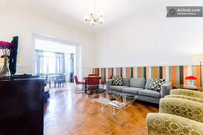 Image de Grand, brillant, beau | 4 chambres<br><br>Idéal pour les familles, les amis et les professionnels