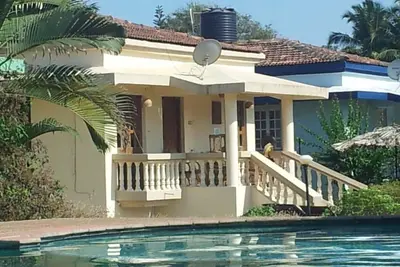 Image de Bungalow de luxe indépendant avec 2 chambres et 2 salles de bains au bord de la plage, à 200 mètres de la plage
