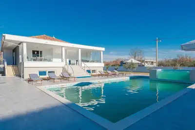 Image de Villa à Galovac avec piscine près de Zadar