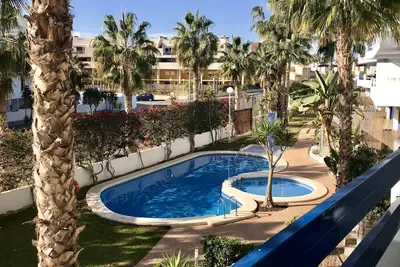 Image de Bel appartemente de 2 chambres Ă coucher et 2 salles de bains avec climatisation