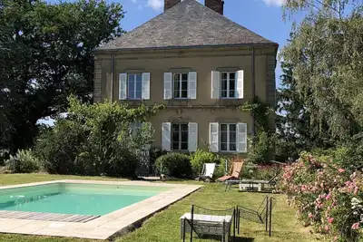 Image de Maison de charme en Bourgogne Sud, pleine campagne, piscine et vue 360