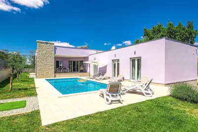 Image de Belle maison à Marici avec sauna